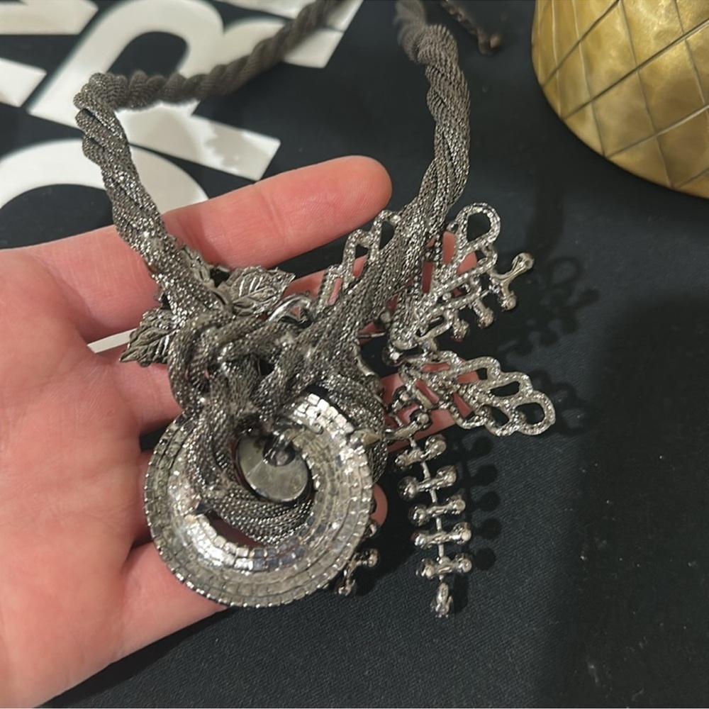 Cache statement necklace - Picture 14 of 15